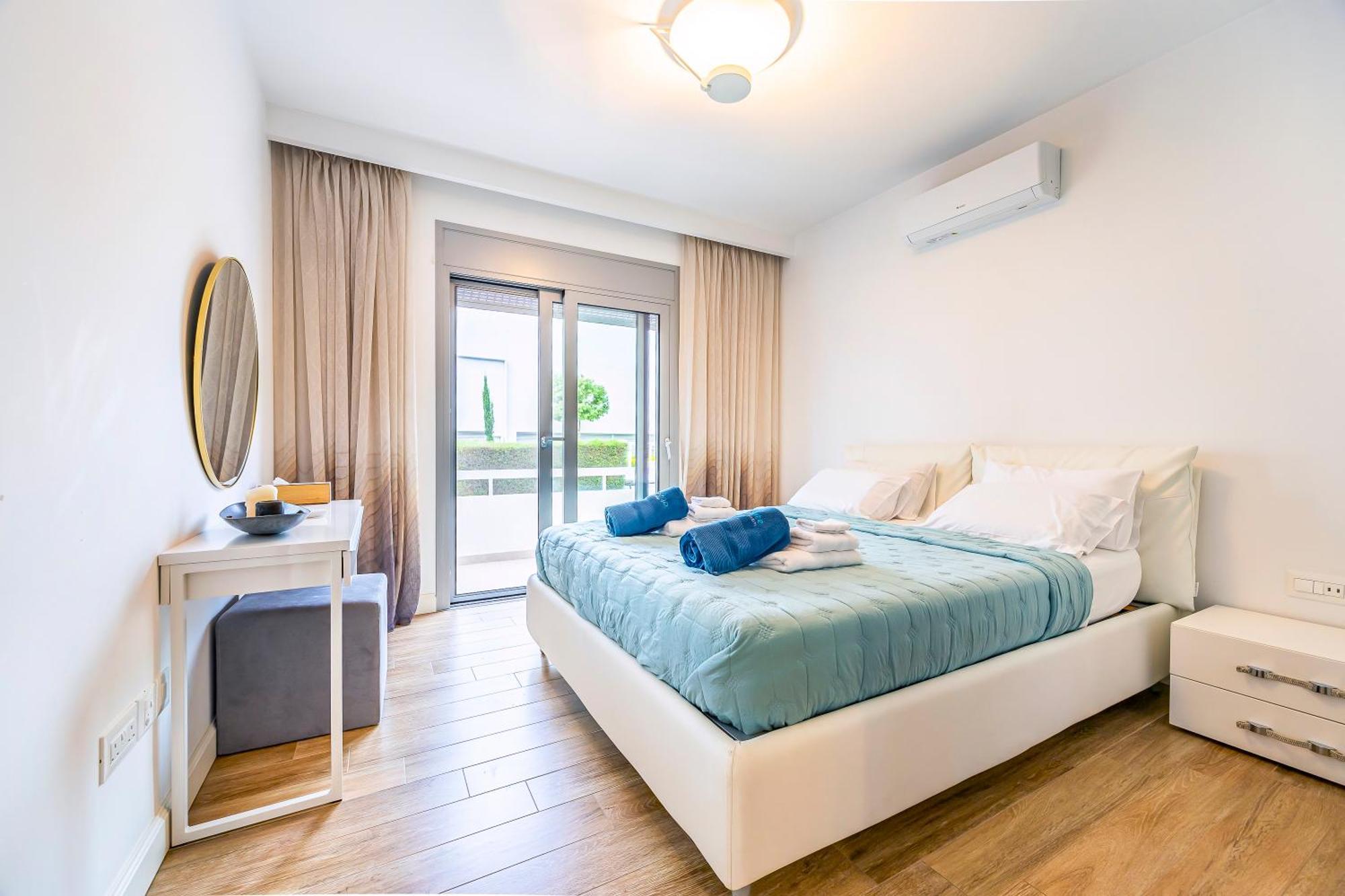Luxury Close To The Beach, Shared Pool - Christine Complex Limassol